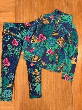 Lily Pulitzer patterned leggings and pullover